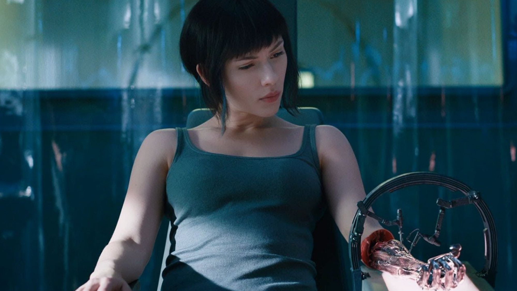 Ghost In The Shell - Una scena con Scarlett Johanson 